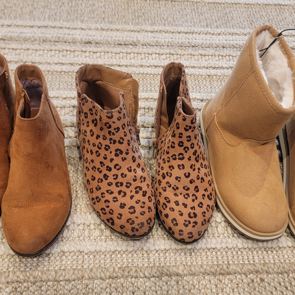 Girls Ankle Boots. Size 1